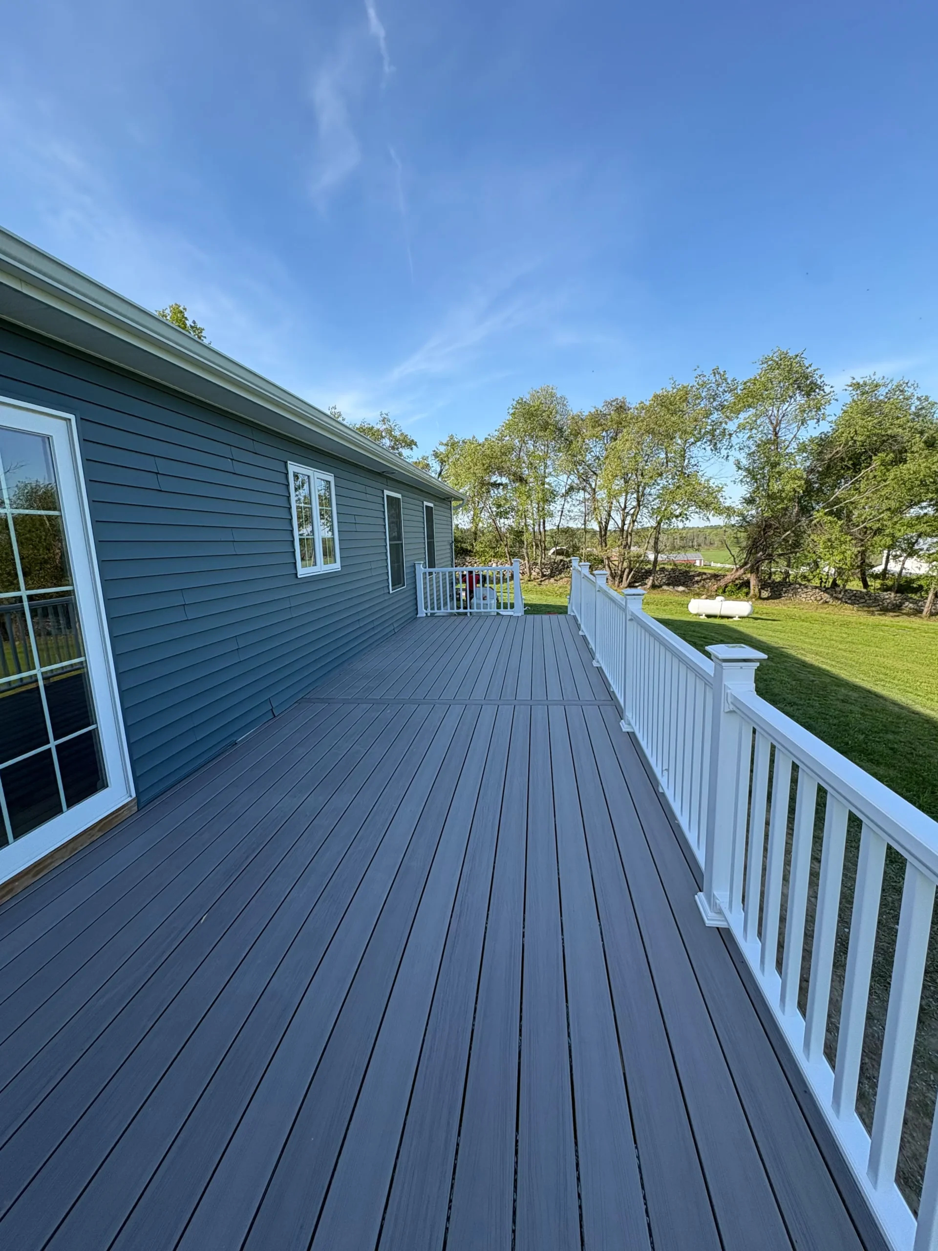 Deck demolition service crew working in Middletown, NY